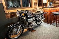 Motorrad im wohnzimmer überwintern